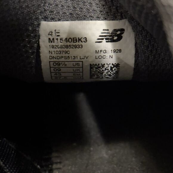 New Balance 1540v3 Mens 9.5 Width 4E Running Shoes Grey Black Sneakers USA - Picture 7 of 8